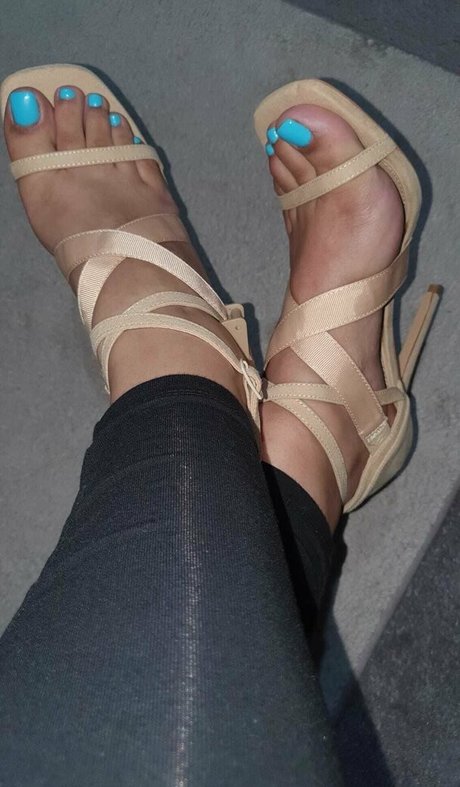 foot fantasy star naked gallery