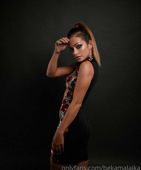 bekansfw erotic model pic