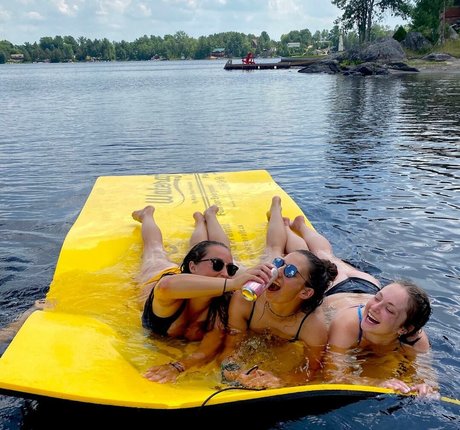 Lexi Thomas pretty star images