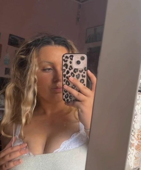 Emily J sexy star img