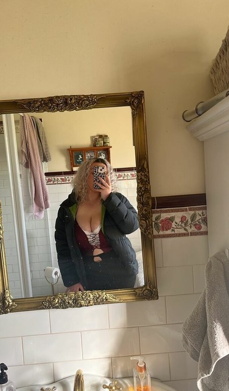 Emily J hd model pics