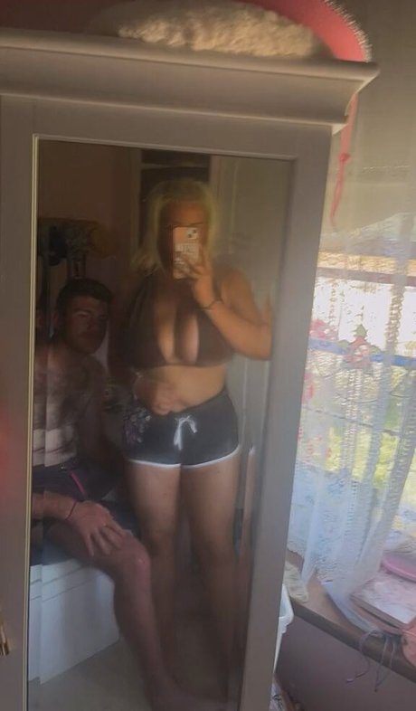 Emily J pretty actress pictures