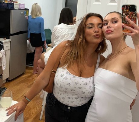 Emily E pornstar erotic picture