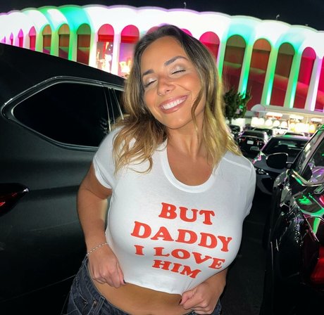 Emily E model best picture