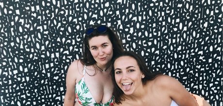 Hannah V pornstar sex gallery