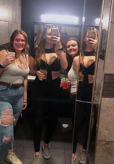 Hannah V adult star pics