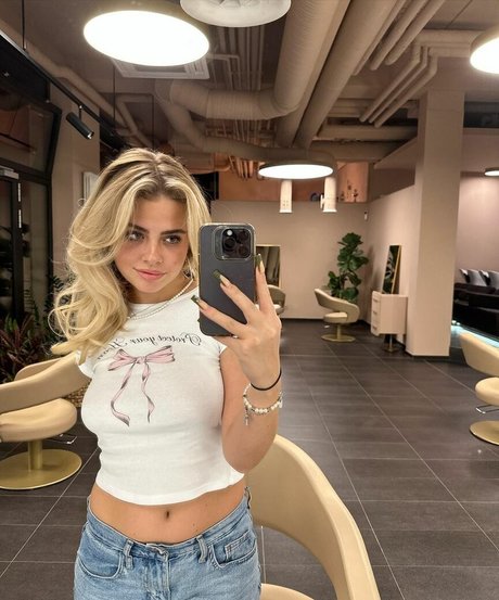 Mathilda mkh hot pornstar gallery