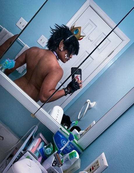 Stevieryu naked actress pics