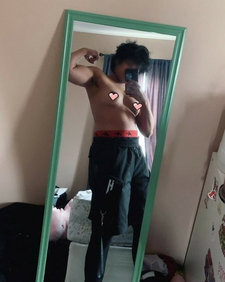 Stevieryu nude pornstar pic