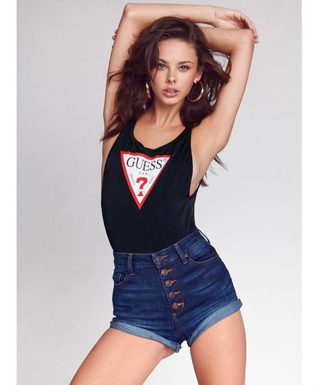 Meika Woollard star erotic image