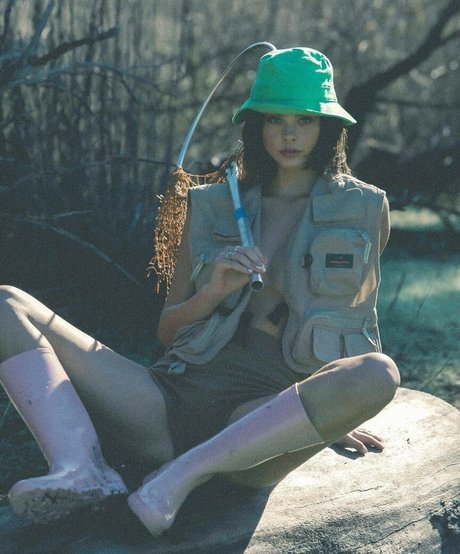 Meika Woollard nice actress pic