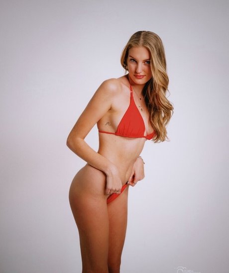 Gianna Pica model erotic photo