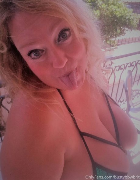 bustybbwbrit high quality model img