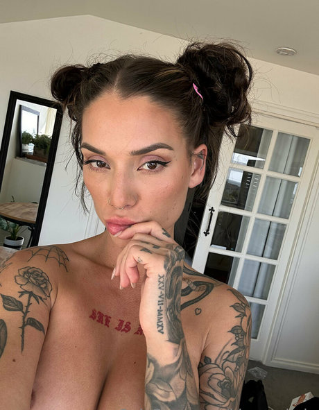 kkrystal vip star exclusive image