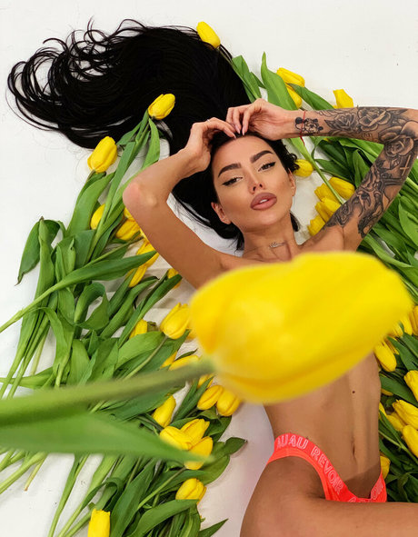 alena omovych free exclusive star pic