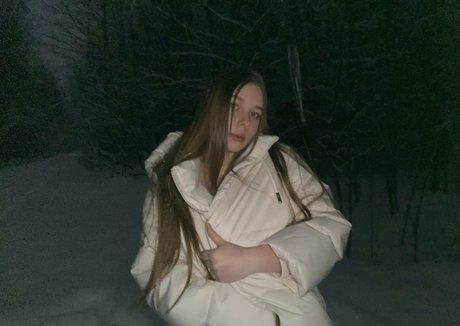 lucylaistner star nudes photos