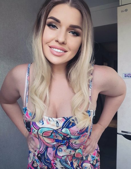 queen kylie adult star pic