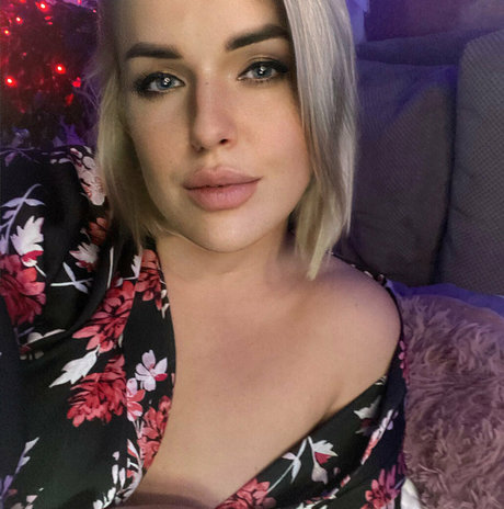 queen kylie high quality actress images