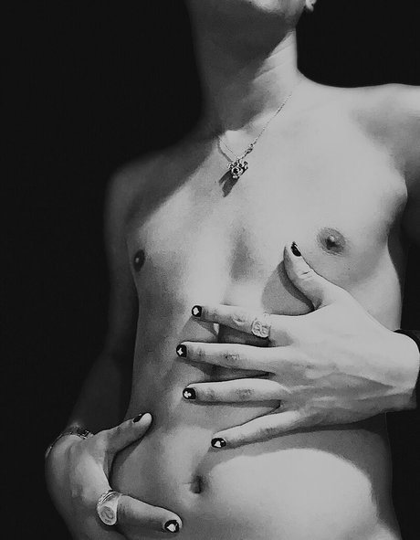 xtheromanempire1 model sexy galleries