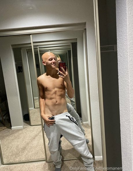 xtheromanempire1 pornstar hot photo