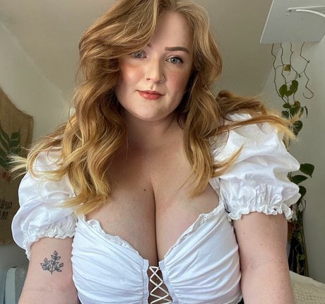 Cayley M naked star pictures