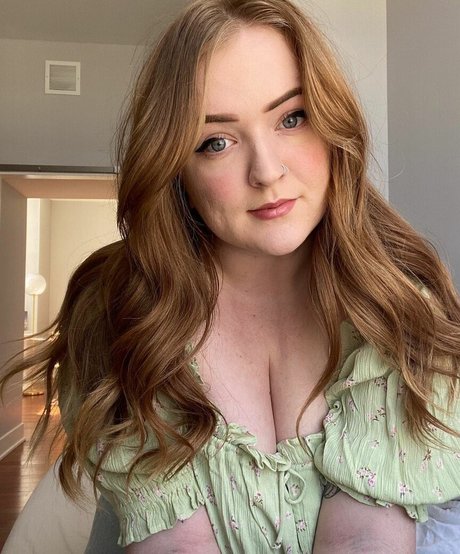 Cayley M art actress photo