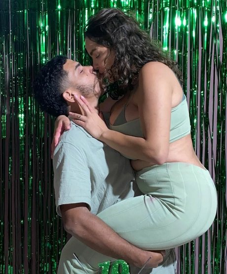 Alice M art actress pic