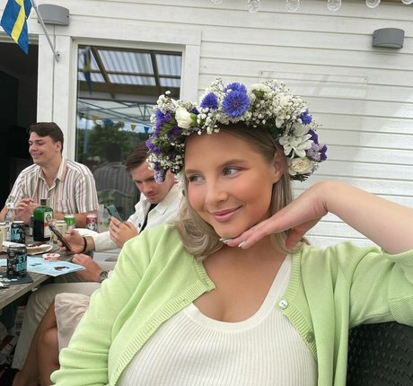 Stina perfect model image