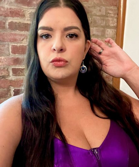 Terrisa Bukovinac top star images