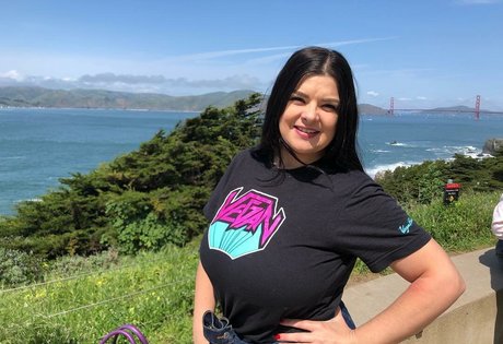 Terrisa Bukovinac hot star images