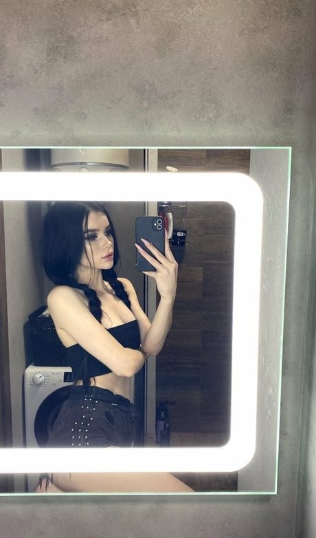 Mia Loop porn star photos