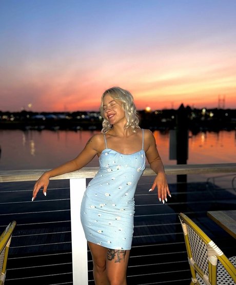 Alexamalbec exclusive model pictures