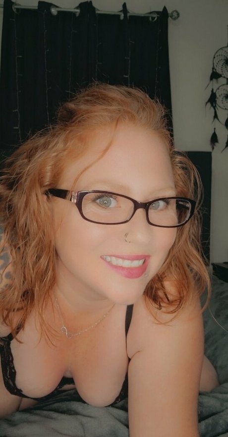 redlotus617 nude model image