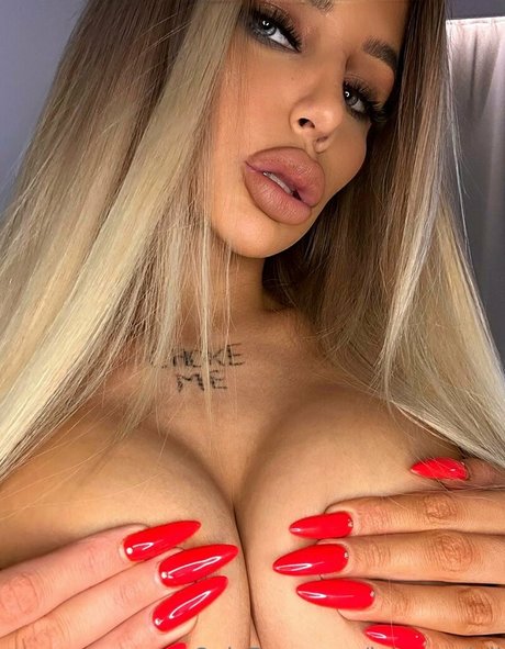 Laura Mezyk hd star photos