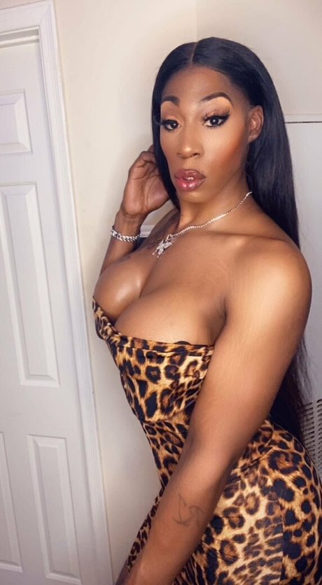 amazonhung model nudes galleries