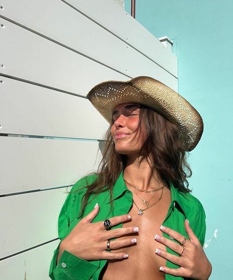 Schlenker Sisters model free image