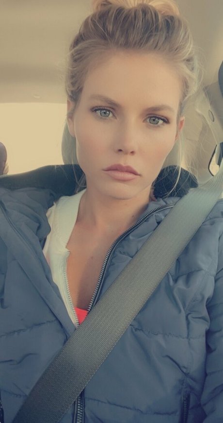 ashlynn2019 nude actress picture