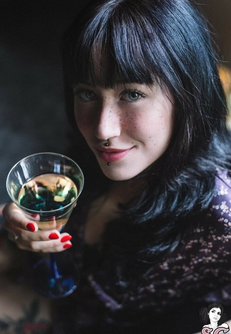 Felline SG hot model image