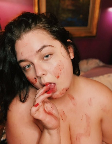 honeybuntv naked star photos