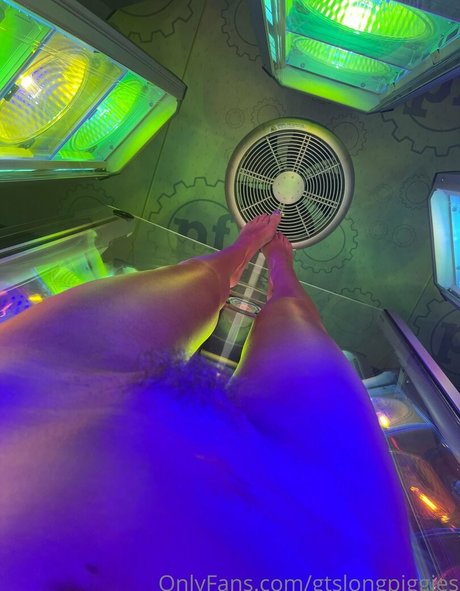 gtslongpiggies hd pornstar image