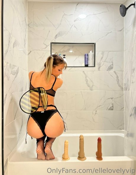 ellelovelyvip model porn img