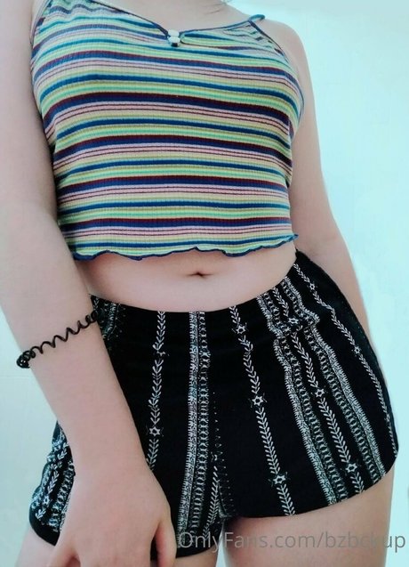 bzbckup nude star photos