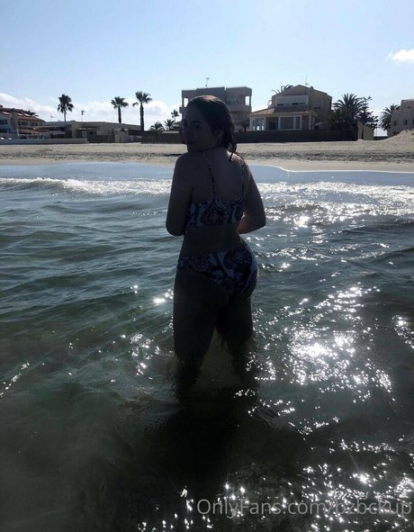 bzbckup hot model gallery