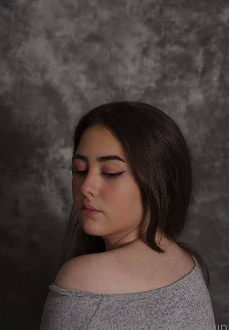 bzbckup model erotic images