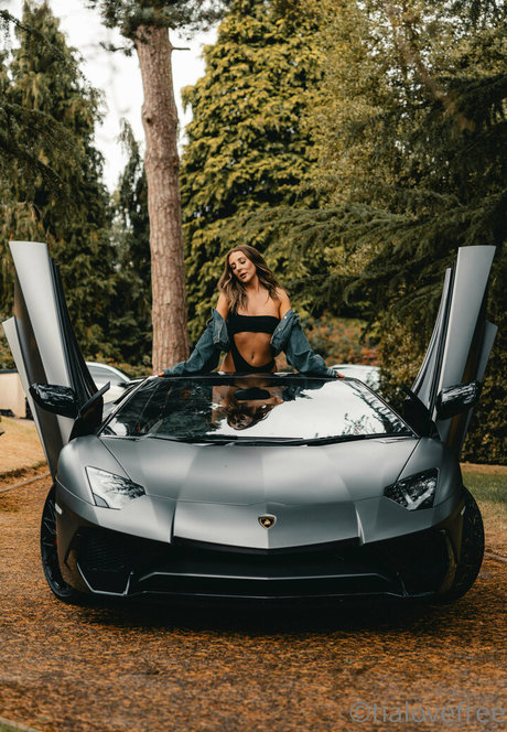 tia love xxx pornstar pic