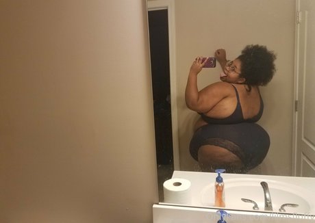 lilmsfluffy sexy pornstar photo