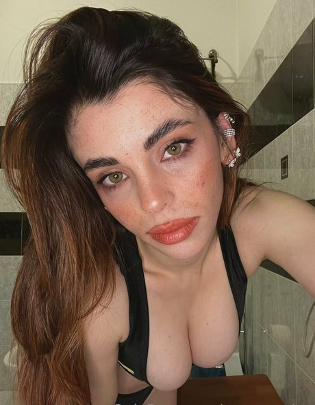 covonemiyy erotic star galleries