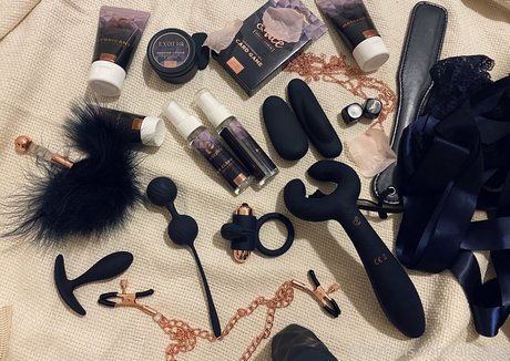 albayey star naked images