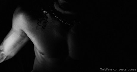 escardonaz model nude pic