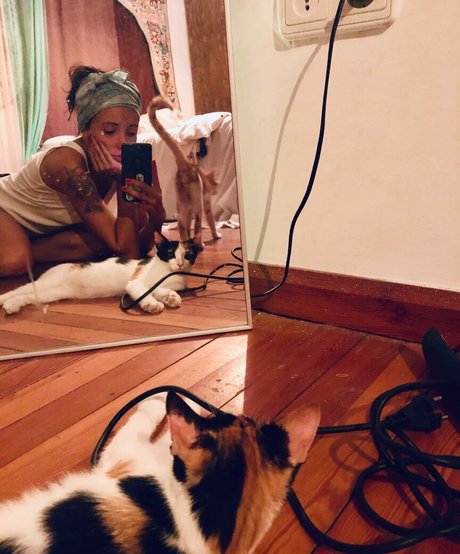 Ceyda Kocman pornstar pretty picture